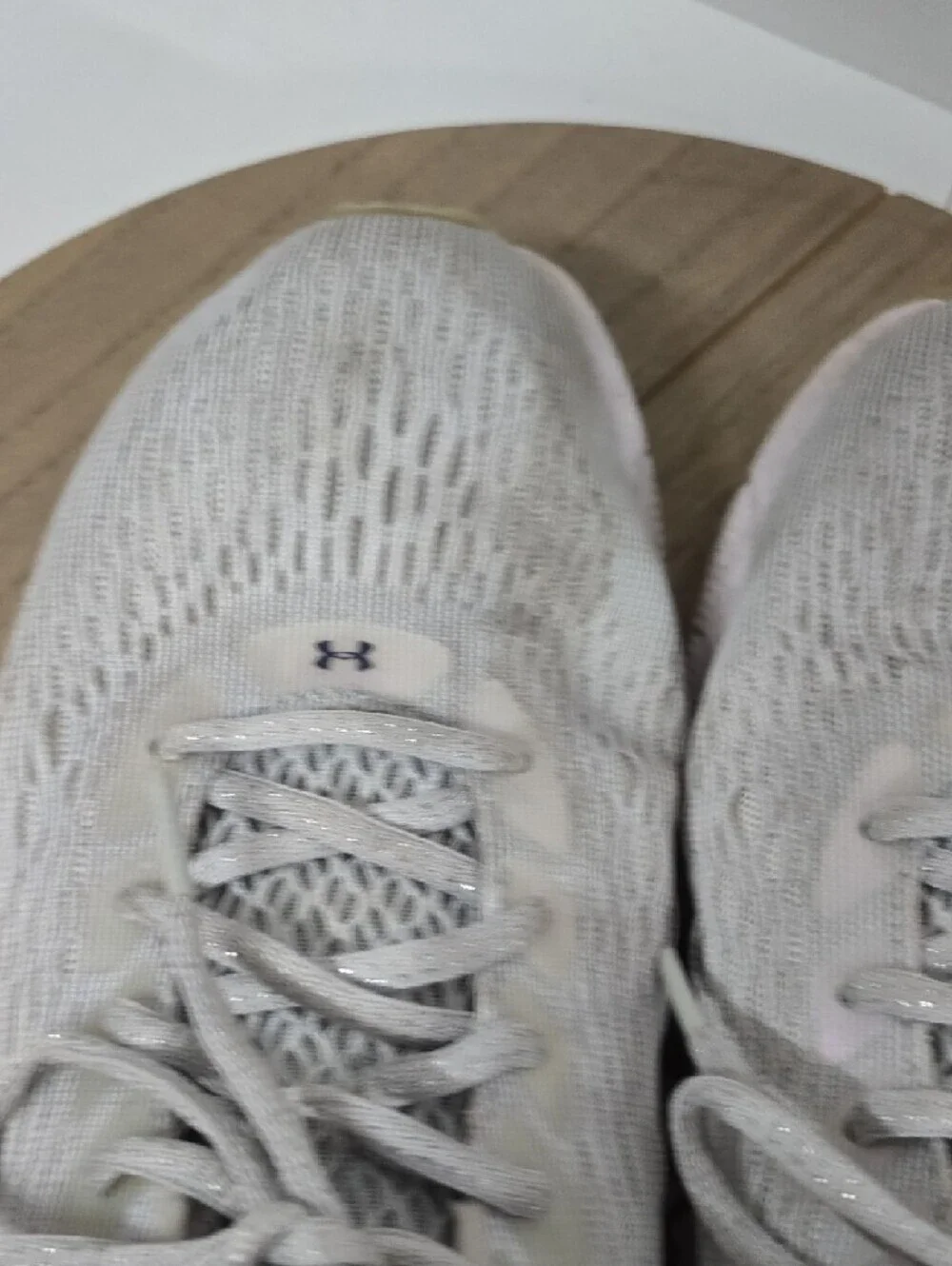 Under Armour Men's Light Gray Running Sneakers Size 9